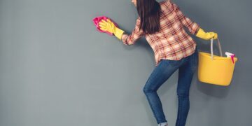 Mẹo làm sạch tường nhà bị nấm mốc