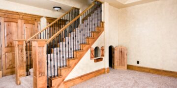 Cách Chọn Gạch Ốp Cầu Thang Đẹp, Bền Và An Toàn